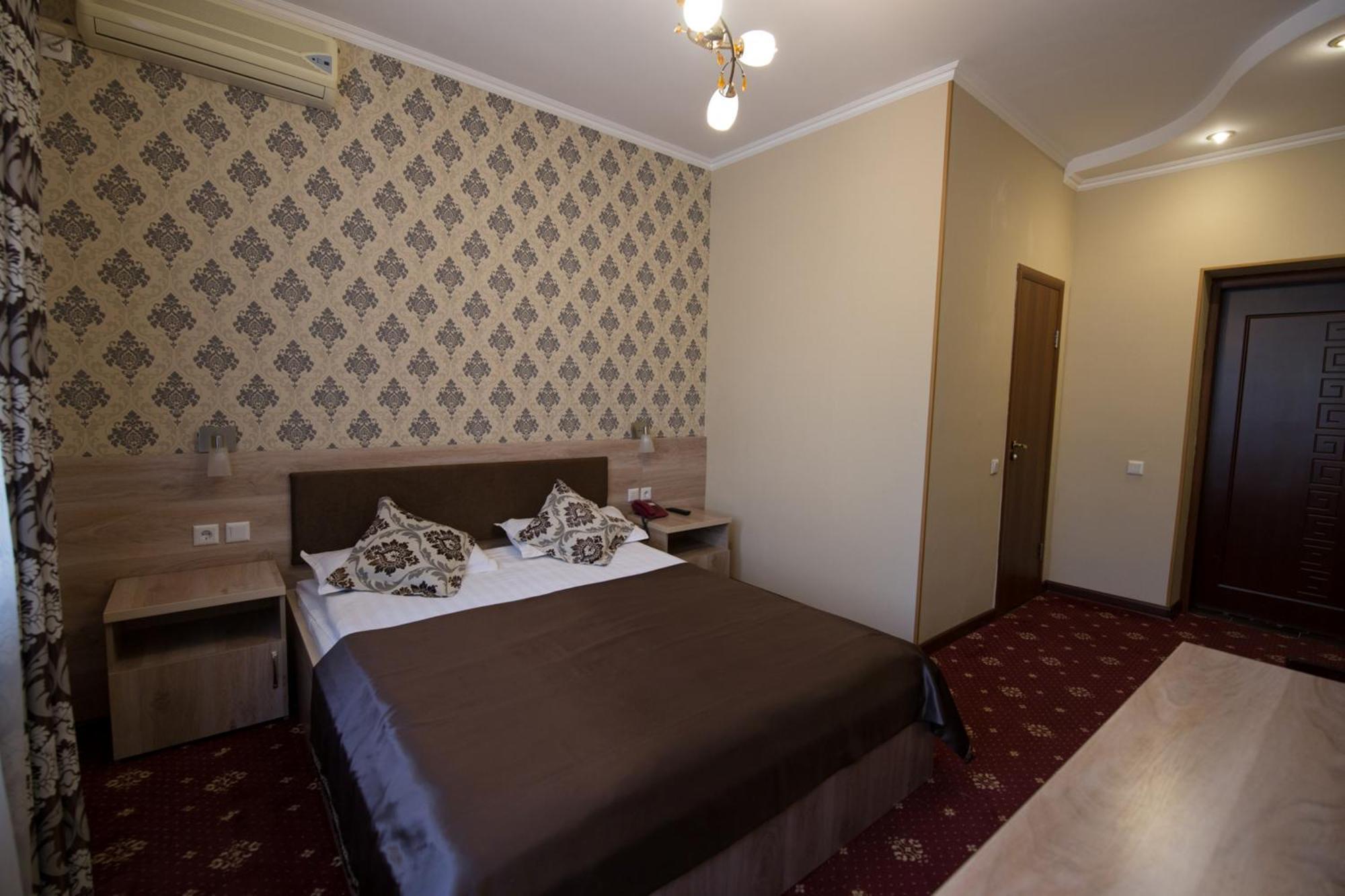 Renion Zyliha Hotel Almaty Phòng bức ảnh