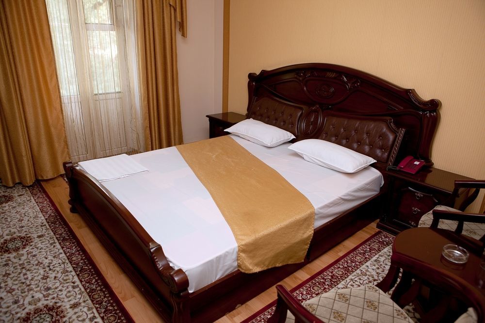 Renion Zyliha Hotel Almaty Ngoại thất bức ảnh