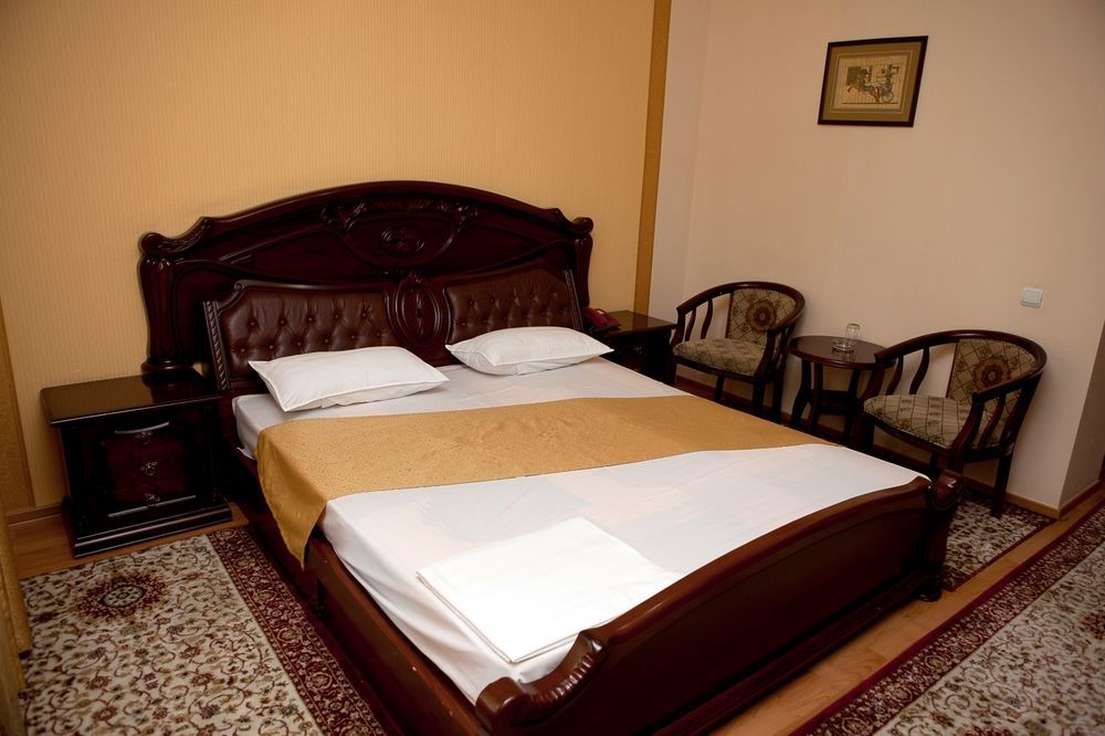 Renion Zyliha Hotel Almaty Ngoại thất bức ảnh
