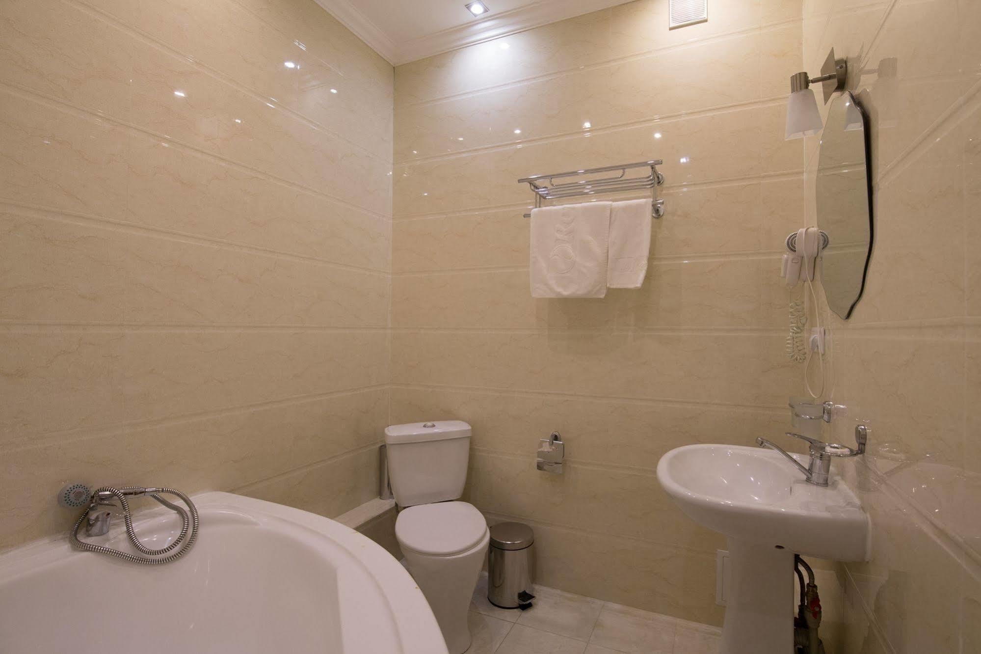 Renion Zyliha Hotel Almaty Ngoại thất bức ảnh
